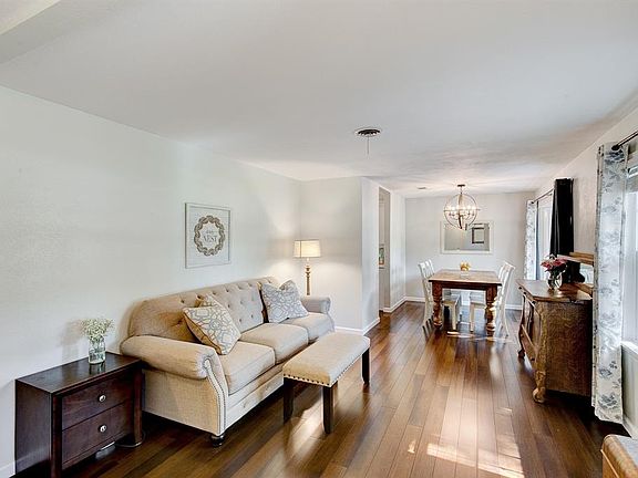 3rd image of 4012 Sunnydale Dr