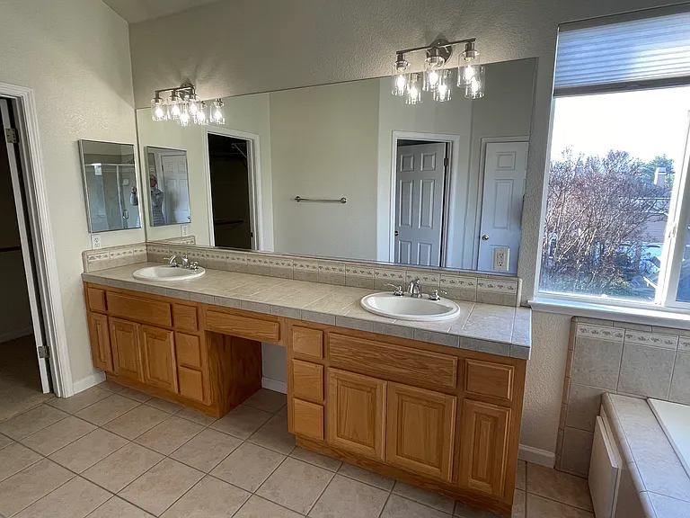 710 W K St — Photo 12