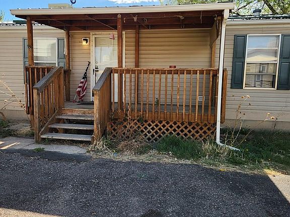 2nd image of 2872 Applewood Ct