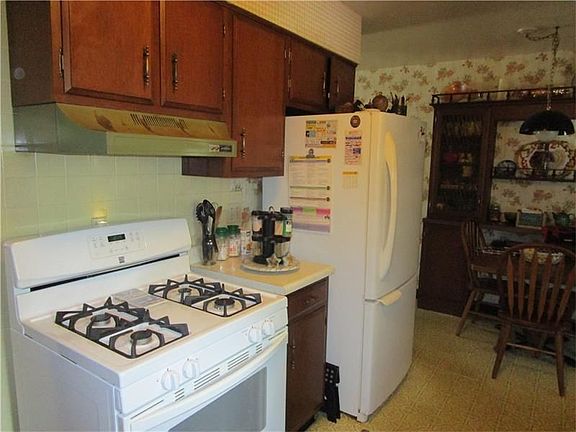 5th image of 1786 Diana Ave