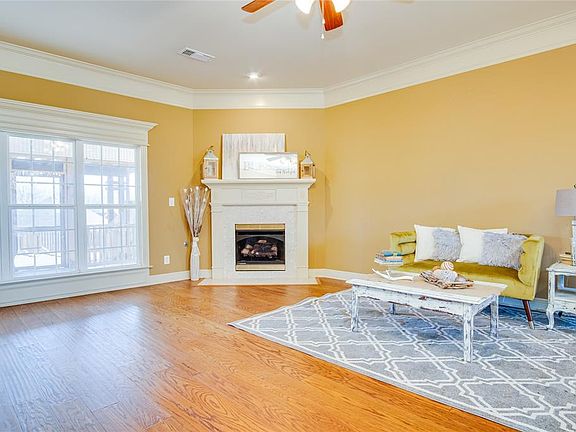 5th image of 105 Andiron Ct