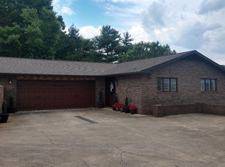 596 Lakeside Dock Dr, Kingsport, TN 37663