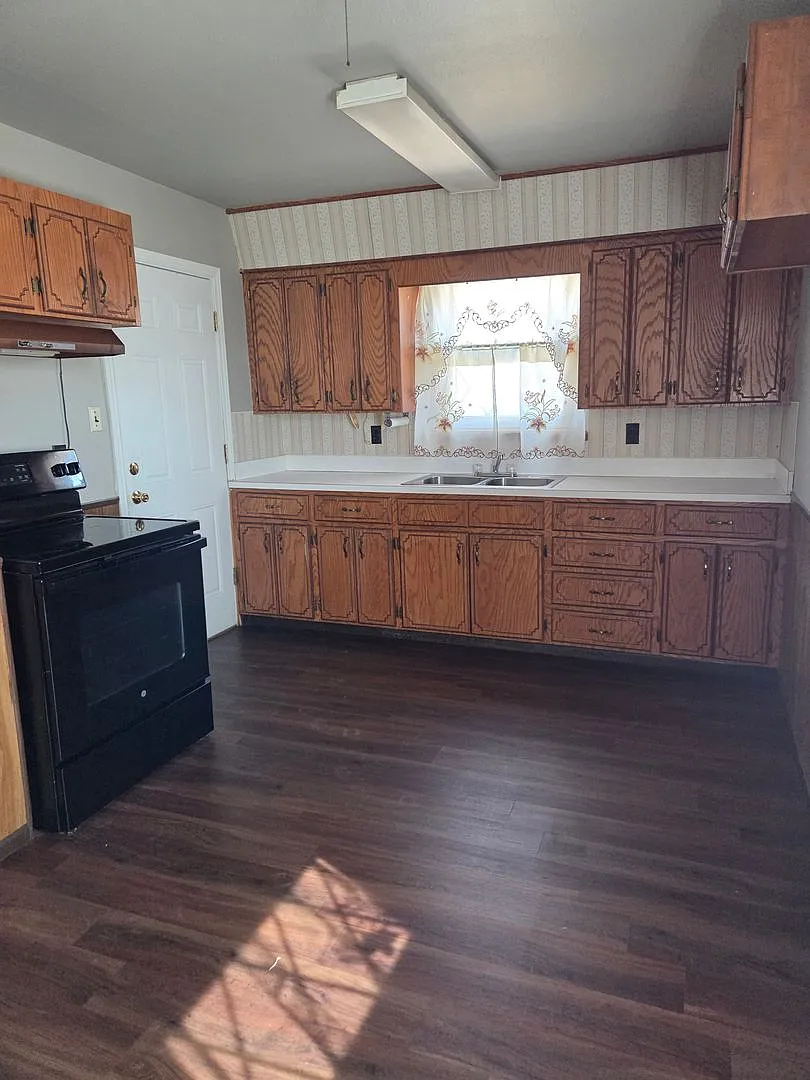 516 S Park Ln - Graneronett Main St., LLC — Photo 4