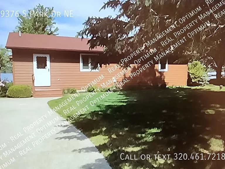 9376 S Park Dr NE — Photo 2