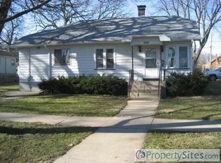 640 Linden Ave, Elgin, IL 60120