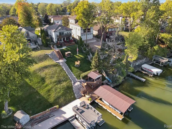13141 Ormond Dr, Van Buren Township, MI 48111