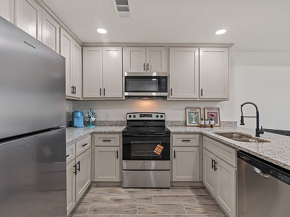 5th image of 10419 A & B Preston Ct #2