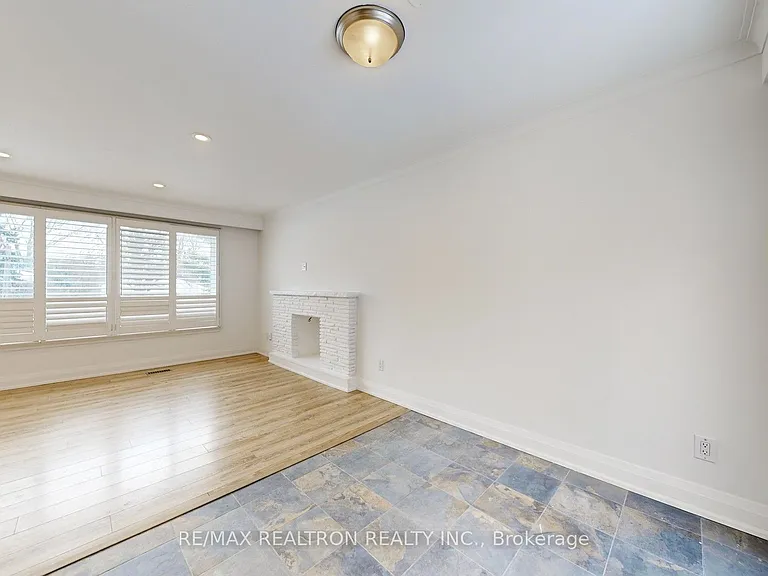 24 Fenelon Dr — Photo 16