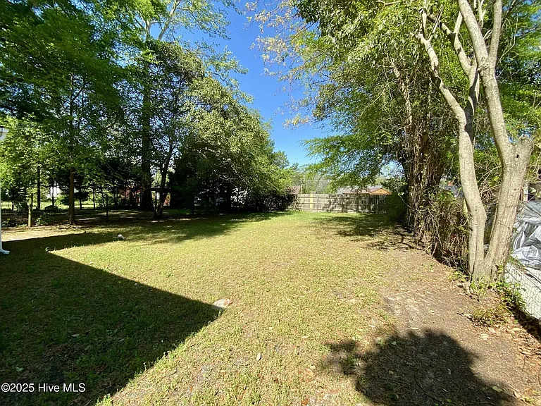 513 W Chapin Rd — Photo 22