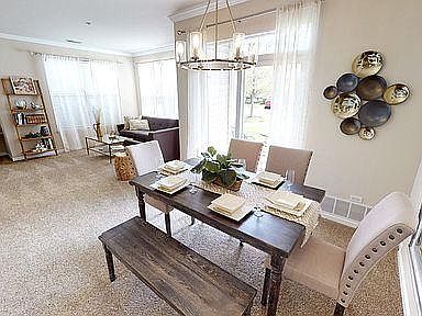 5th image of 816 Greenwood Cir #301