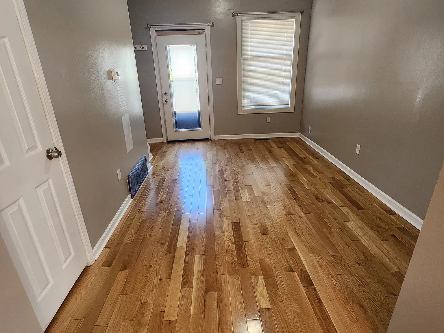 2 bed, 900 sqft, $1,695 — Photo 4