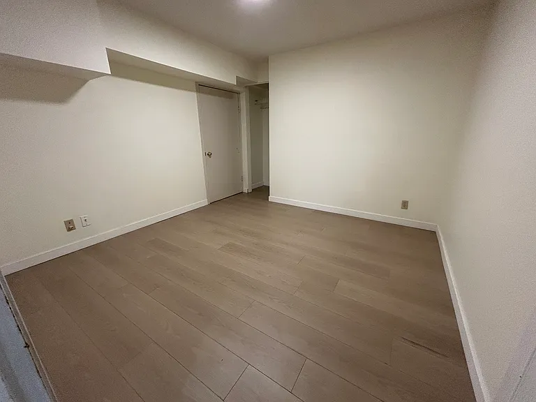 13919 34th Ave #BASEMENT — Photo 10