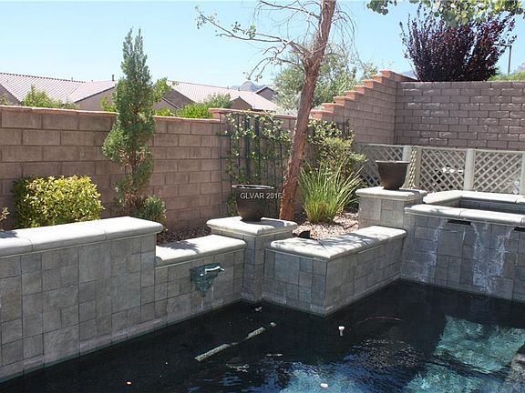 2nd image of 869 Las Palomas Dr #0