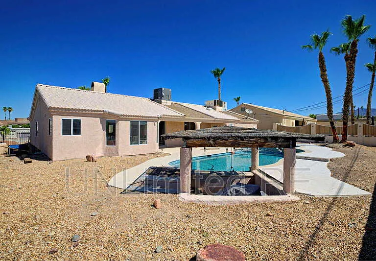 304 Acoma Blvd S — Photo 55