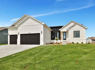 2611 N Bluestone St, Andover, KS 67002