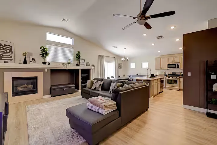 4 bed, 1814 sqft, $4,500 — Photo 2