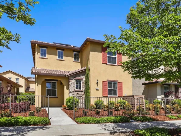 3817 Miners Ravine Dr, Roseville, CA 95661