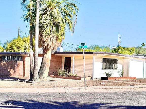 2nd image of 8138 E Holmes Pl