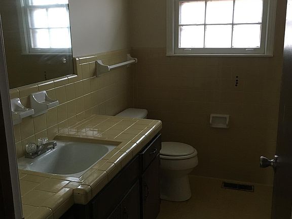 5th image of 607 Cleveland Dr