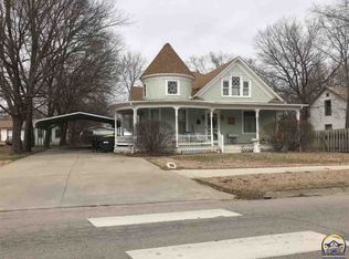 215 E 7th St, Alma, KS 66401