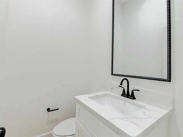 5310 Denmark St — Photo 7