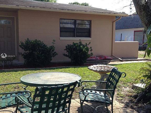 3rd image of 217 N Harmony Ln