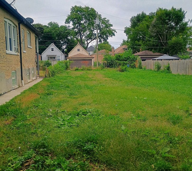 1st image of 2109 W 68th Pl