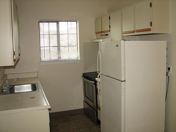 4th image of 1245 Oxford Manor Ct APT 3