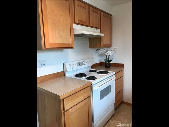 4th image of 700 Ford Ave APT 18