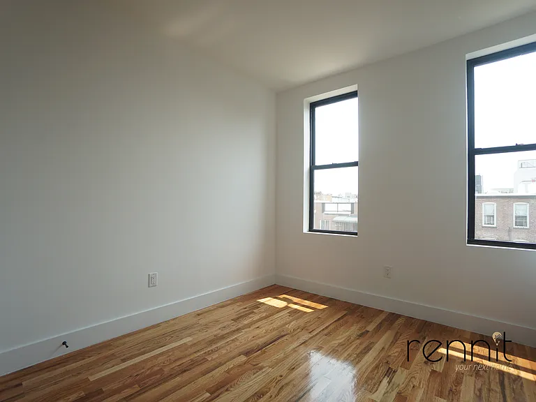 38 Cornelia St #2 — Photo 17
