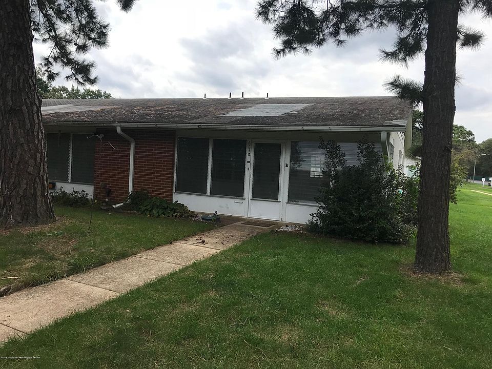 1st image of 667D New Castle Ct #100D