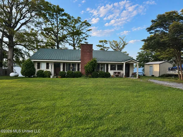 2740 Moon Lake Rd, Coahoma, MS 38617