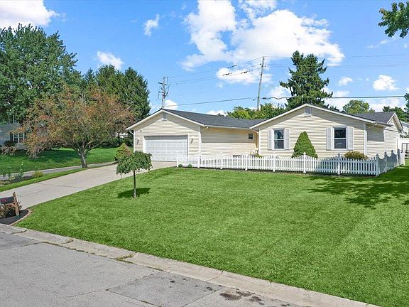 3rd image of 101 S Heather Hill Dr