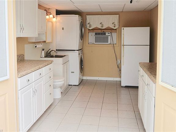 3rd image of 10385 Nightwood Dr