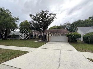 3223 Pine Club Dr, Plant City, FL 33566