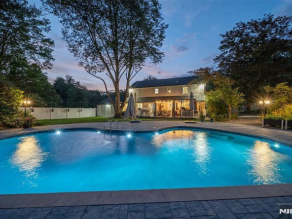 2nd image of 3 Osborne Ct