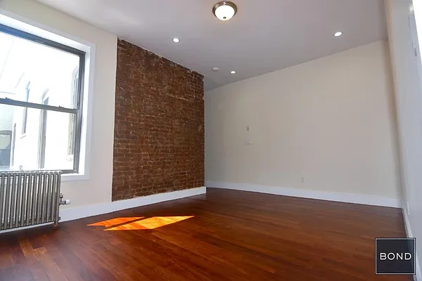 Rented by Bond New York | media 18