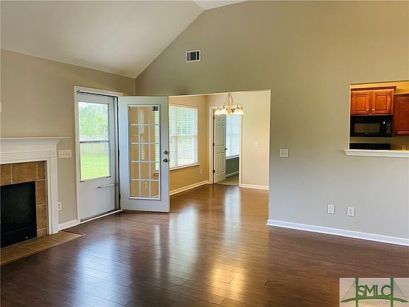 5th image of 520 Abigail Cir