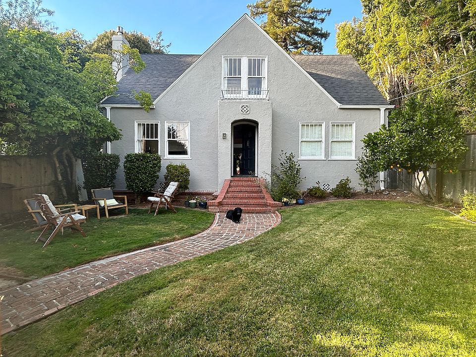Large level front yard