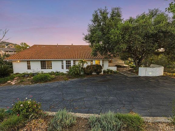 2nd image of 2073 Willow Glen Rd