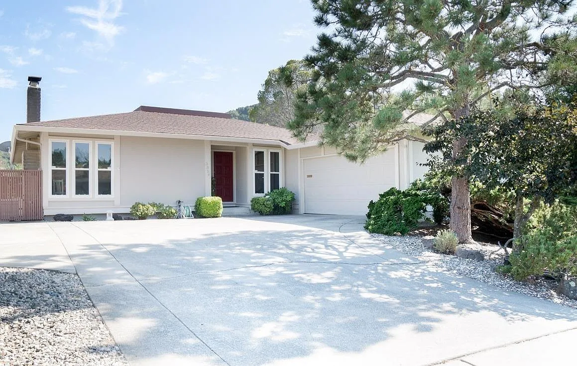 3354 Diablo Cir photo 1