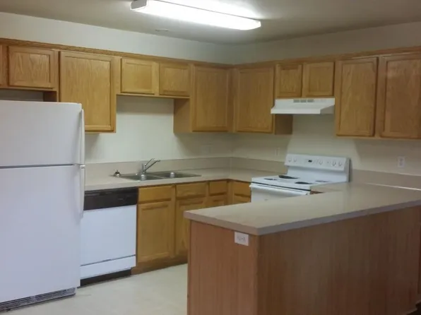 108 S 72nd St, Springfield, OR 97478