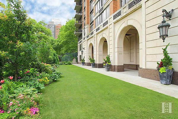 Sold by Halstead Real Estate | media 22