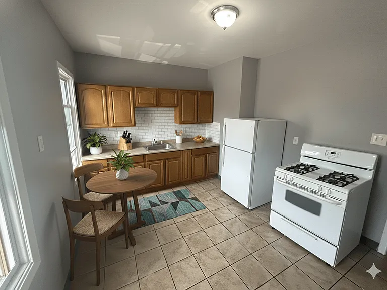 Hertel Avenue Apartments (old) — Photo 3