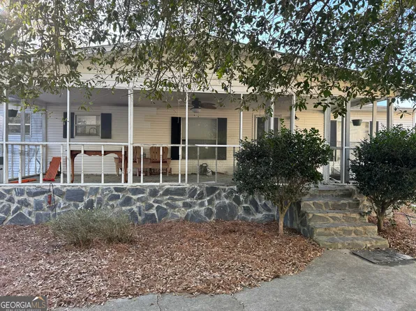 142 Jones St, Baxley, GA 31513