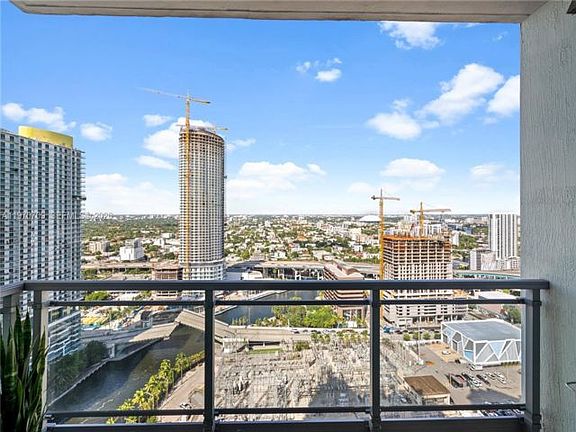 3rd image of 92 SW 3rd St APT 3409