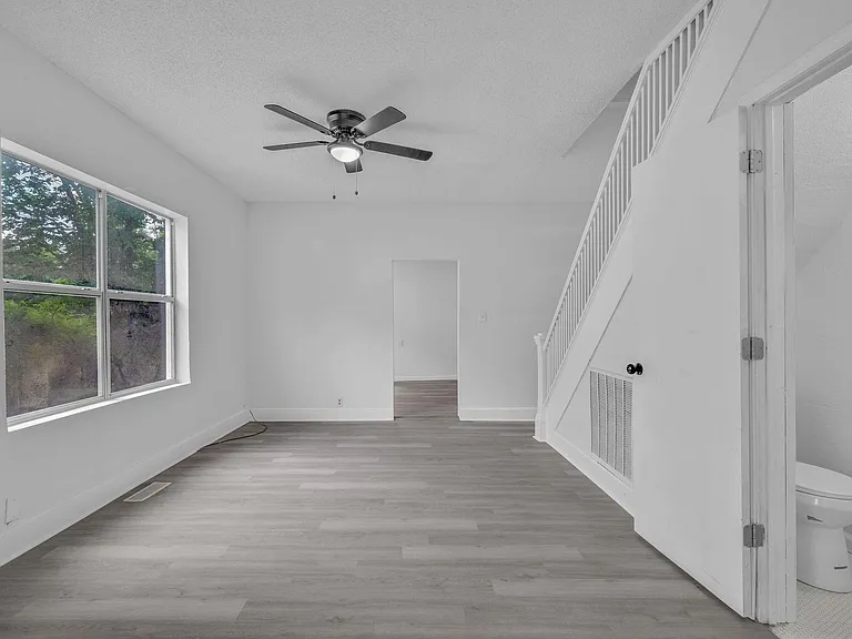 1128 W Broadway St — Photo 3
