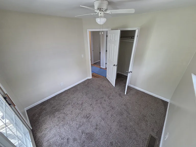 469 Woodlawn Ave — Photo 16