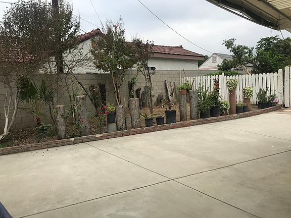 3rd image of 1101 El Sur Ave