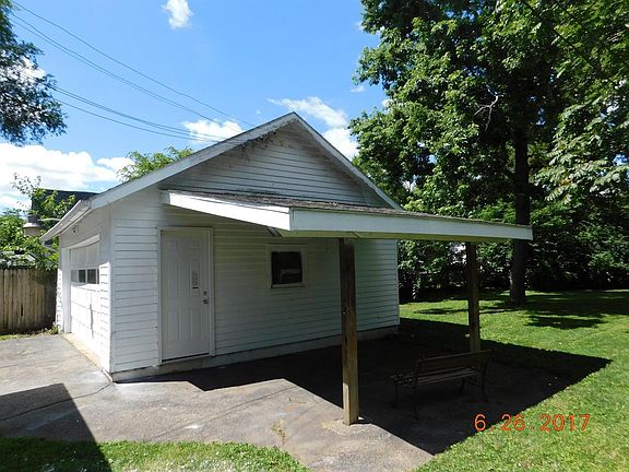 2nd image of 1828 Oberon Dr